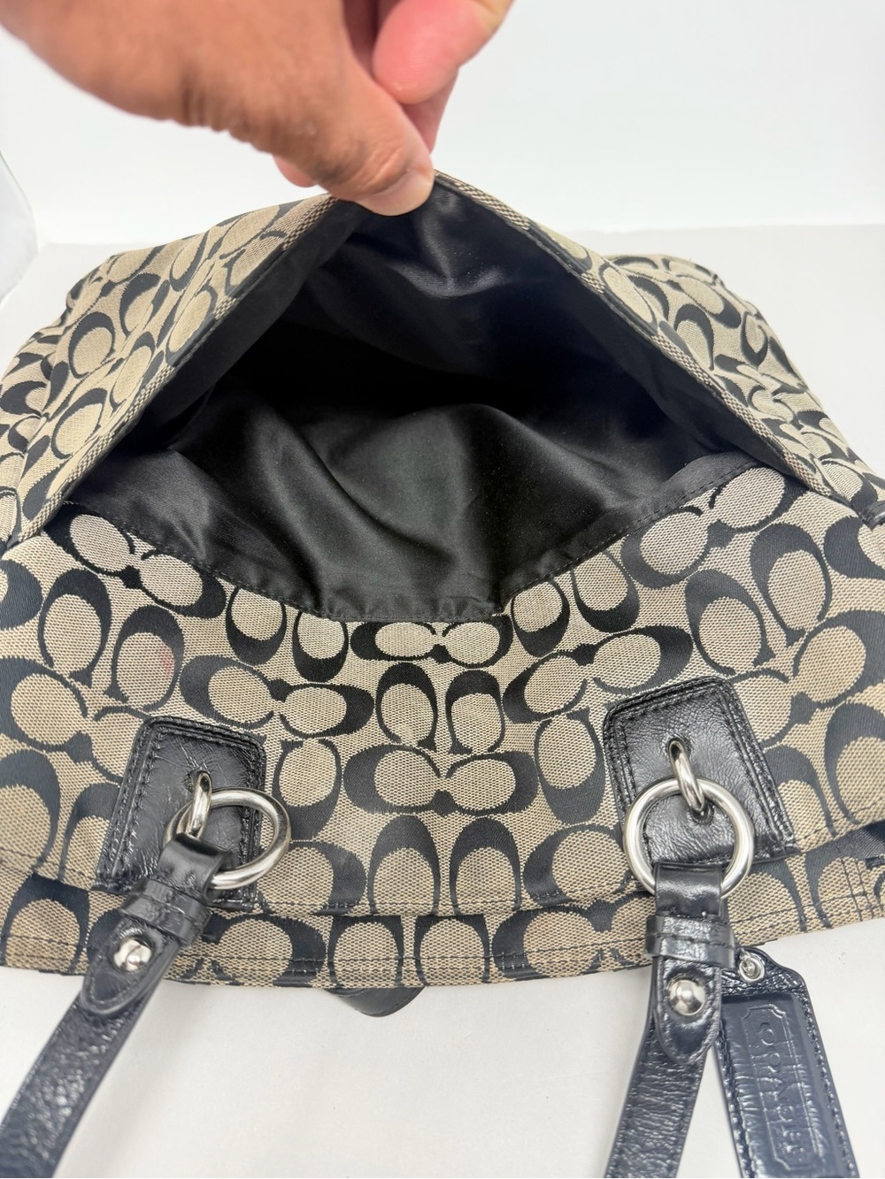 Coach Signature Logo Tote Bag Beige Black Zip Closure Bag Charm Pockets - Picture 10 of 14